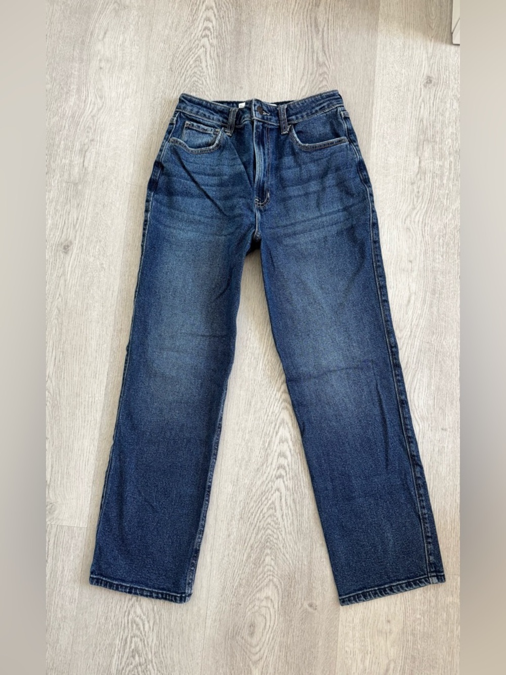 Hollister Ultra High Rise 90s straight leg jeans size 4